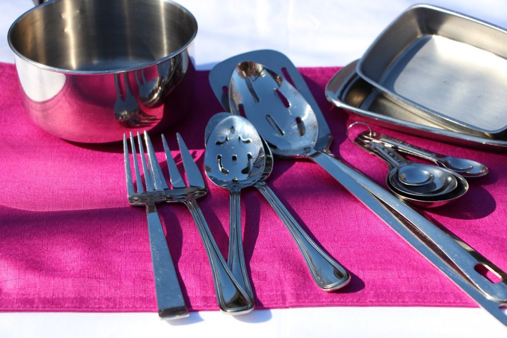 Ustensiles, chaudron et beurrier en acier inoxydable